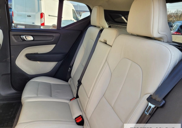 Volvo XC 40 cena 157777 przebieg: 68000, rok produkcji 2020 z Bielsk Podlaski małe 379